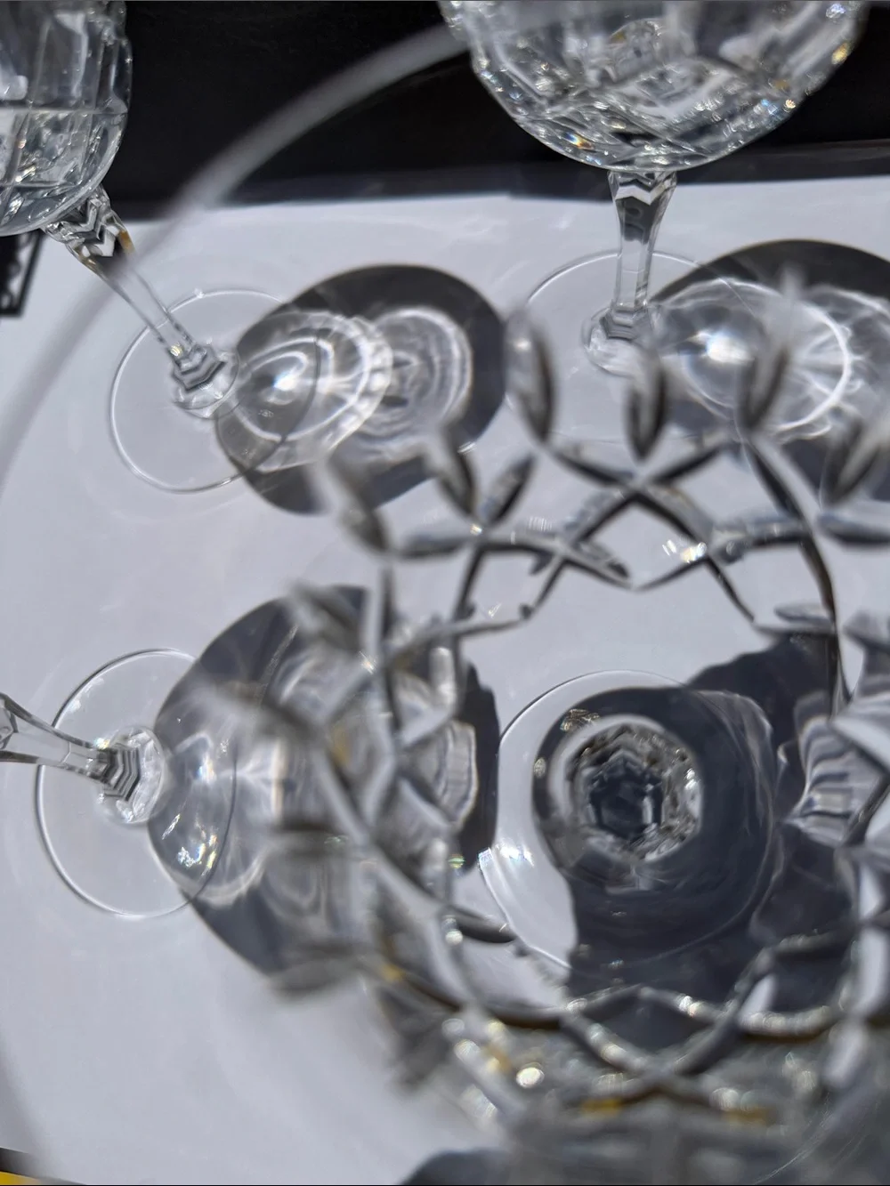 Crystal Cut Wine Glasses - Clear Stemware (Set of 4)